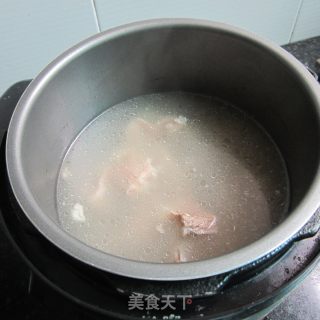 Pork Bone Noodles, Tofu and Pork Blood Soup recipe
