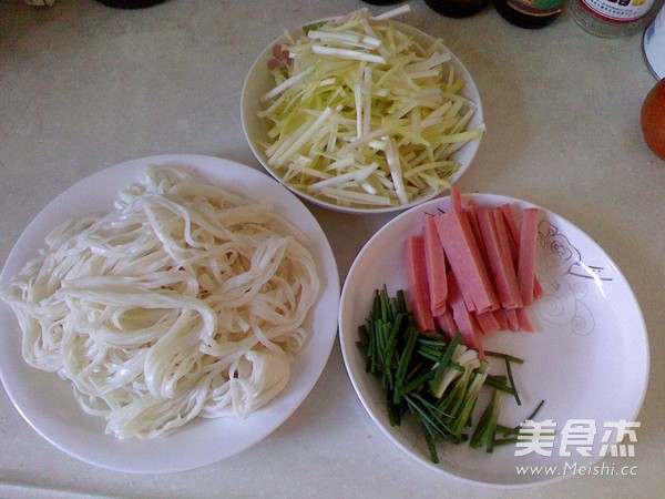 Stir-fried Hor Fun with Chives recipe