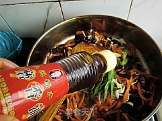 Stir-fried Enoki Mushroom with Carrots recipe
