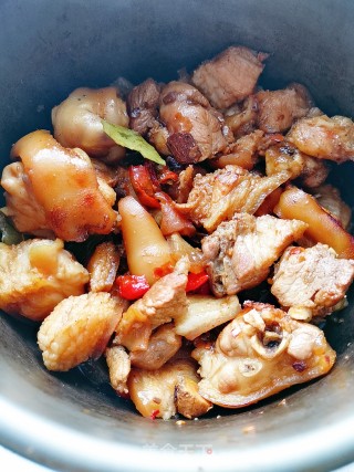 Chestnut Roasted Pig's Trotters recipe