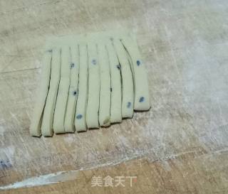 Sweet Potato and Black Sesame Fried Fruit recipe