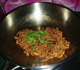 Stir-fried Beef Shredded in Sauce recipe