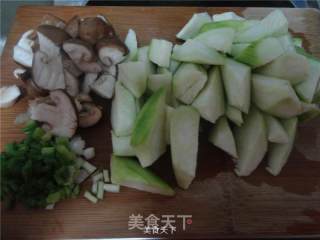 Mushroom Loofah Soup recipe
