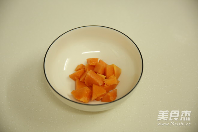 Saponaria Peach Gum and Papaya Soup recipe