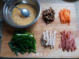 Colorful Fried Noodles recipe