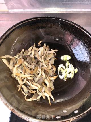 Fried Yuba with Mushrooms recipe