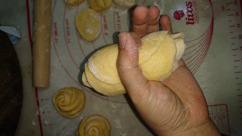 Carrot Rose Buns recipe