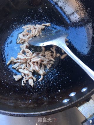 Stir-fried Pork Blood with Shredded Pork and Leek recipe