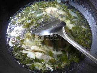 Pickled Vegetable Clam Soup with Bamboo Shoots recipe