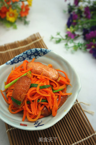 Carrot Crispy Intestine Stir-fry recipe