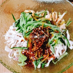 Addicted to One Bite! Korean-style Cold Chicken Shreds recipe