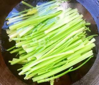 Stir-fry with Green Onion and Seasonal Vegetables recipe