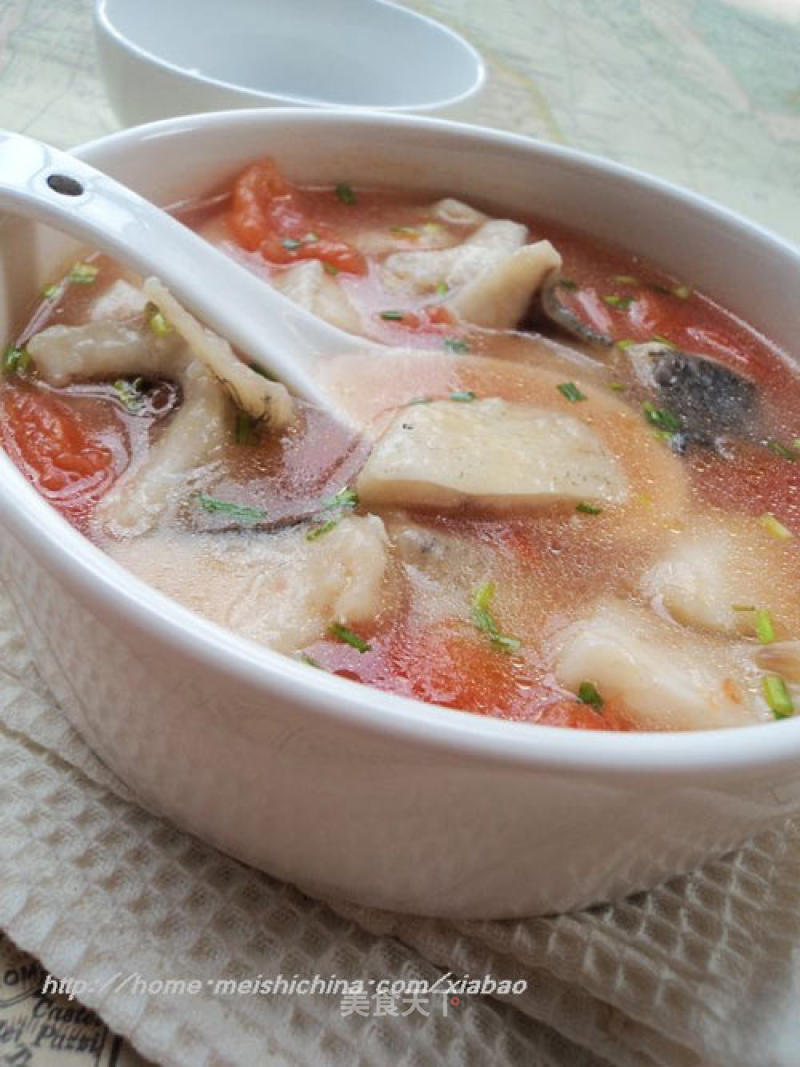 【tomato and Silver Carp Soup】 recipe
