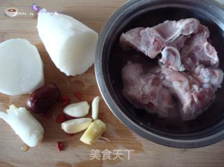 Radish Simmered Pork Ribs Soup recipe