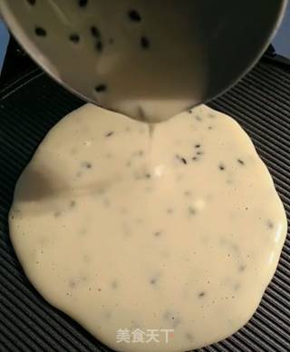 Black Sesame Egg Roll recipe