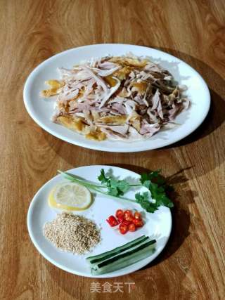 Spicy Bone Fragrant Shredded Chicken recipe