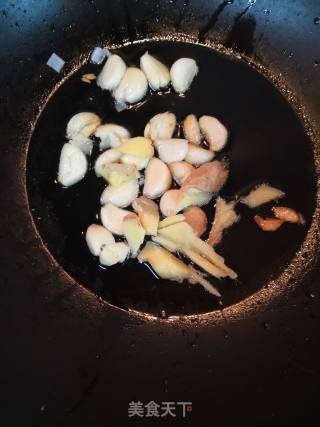 Braised Lotus Root with Garlic Pork Ribs recipe