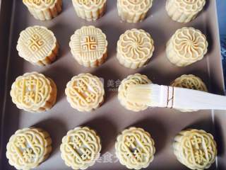 Reunion Moon Cakes recipe