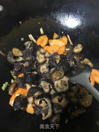 Braised Sea Cucumber Skin with Mushrooms recipe