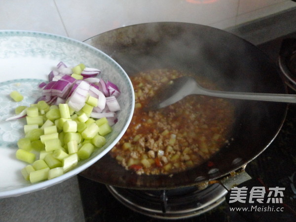 Mixed Sauce Noodles recipe