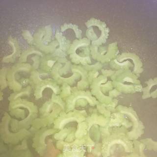 Stir-fried Bitter Gourd with Sliced Pork recipe