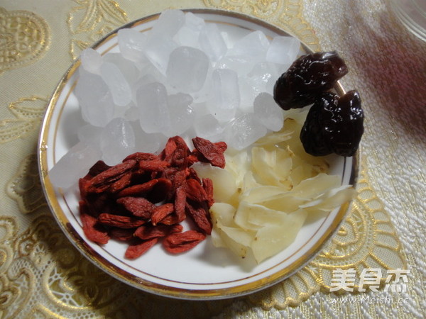 Papaya and Tremella Soup recipe