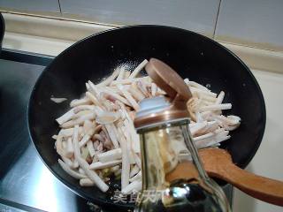 Braised Udon Noodles with Fresh Mushrooms recipe