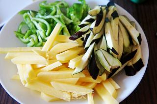 Vegetarian Fried Green Pepper Eggplant and Potato Chips recipe