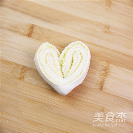 [chinese Valentine's Day Sweet Romance Confession] Heart-shaped Coconut Bread recipe