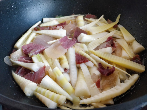 Braised Bamboo Shoots with Ham recipe