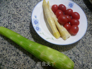 Stir-fried Lettuce with Cherry Tomatoes recipe