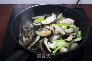 Stir-fried Red Ginseng with Sesame Oil recipe