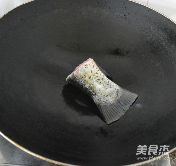 Black Bean Claypot Carp Tail recipe