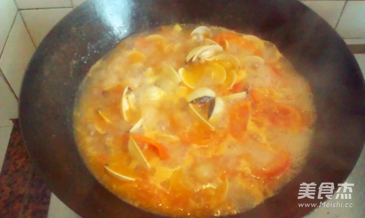 Tomato White Shell Soup recipe