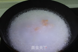 Nutritious Breakfast-mushroom Chicken Congee with Pan-fried Steamed Buns recipe