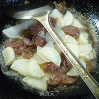 Stir-fried Radish with Spicy Sausage recipe