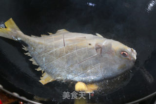 Pan-fried Silver Pomfret recipe