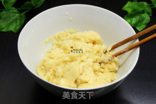 Cantonese-style Lemon Five-core Mooncake recipe