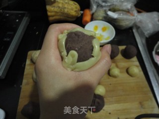 Peanut and Egg Yolk Mooncake with Bean Paste and Egg Yolk recipe