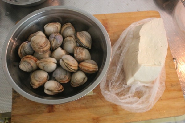 Clams Stewed Tofu Soup recipe