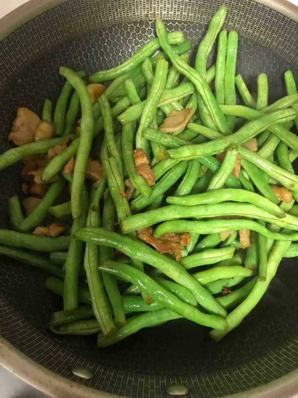 Braised Noodles with Beans recipe