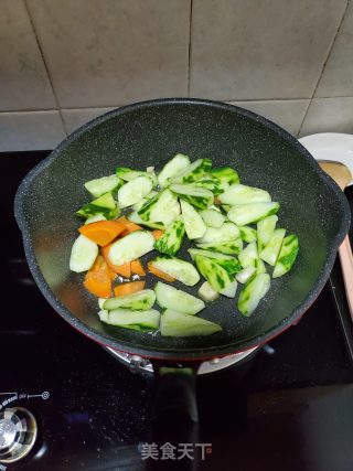 Stir-fried Beef with Cucumber recipe