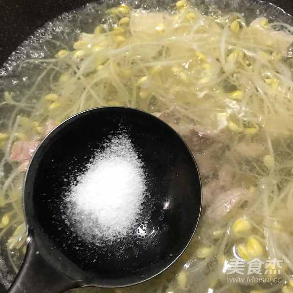 Soybean Sprouts and Meat Soup recipe
