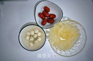 Red Date Tremella and Lotus Seed Soup recipe