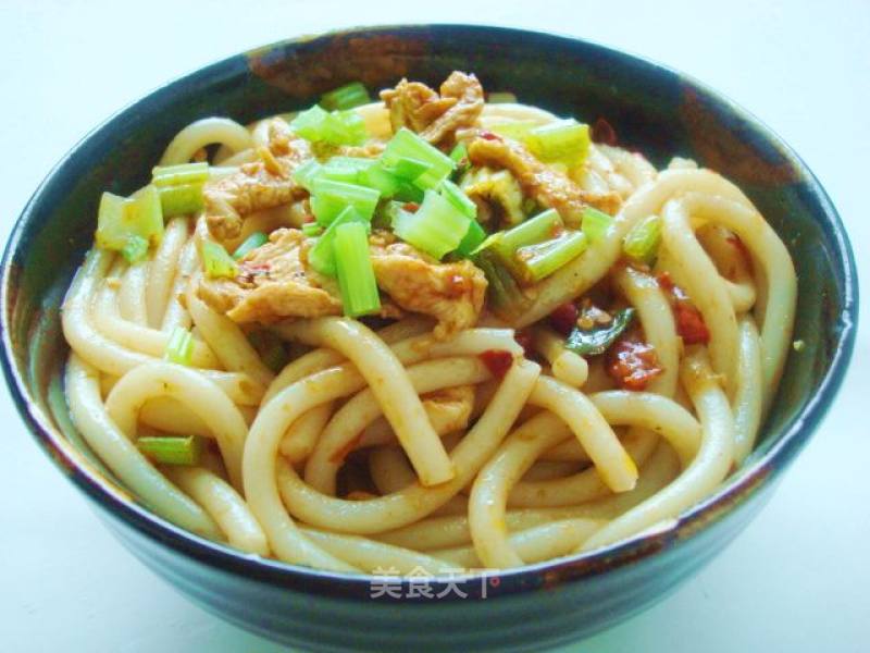 Stir-fried Rice Noodles with Chicken-xinjiang Taste