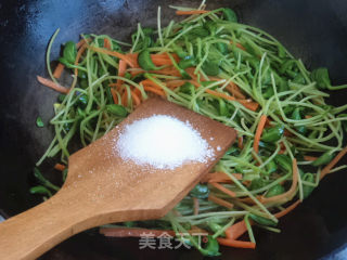 Stir-fried Black Bean Sprouts recipe