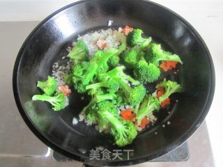 Stir-fried Broccoli with Garlic recipe