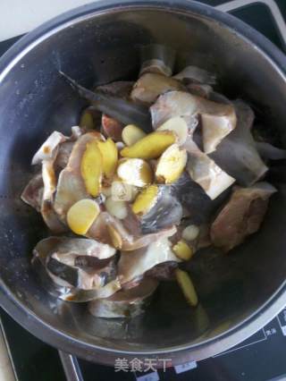 Sour Bamboo Shoot Sturgeon recipe