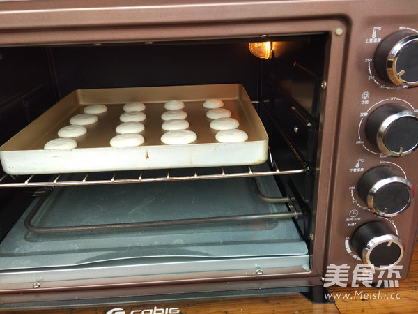 Flour Macarons recipe