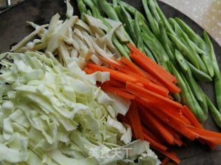 Fried Soup Noodles with Vegetables recipe